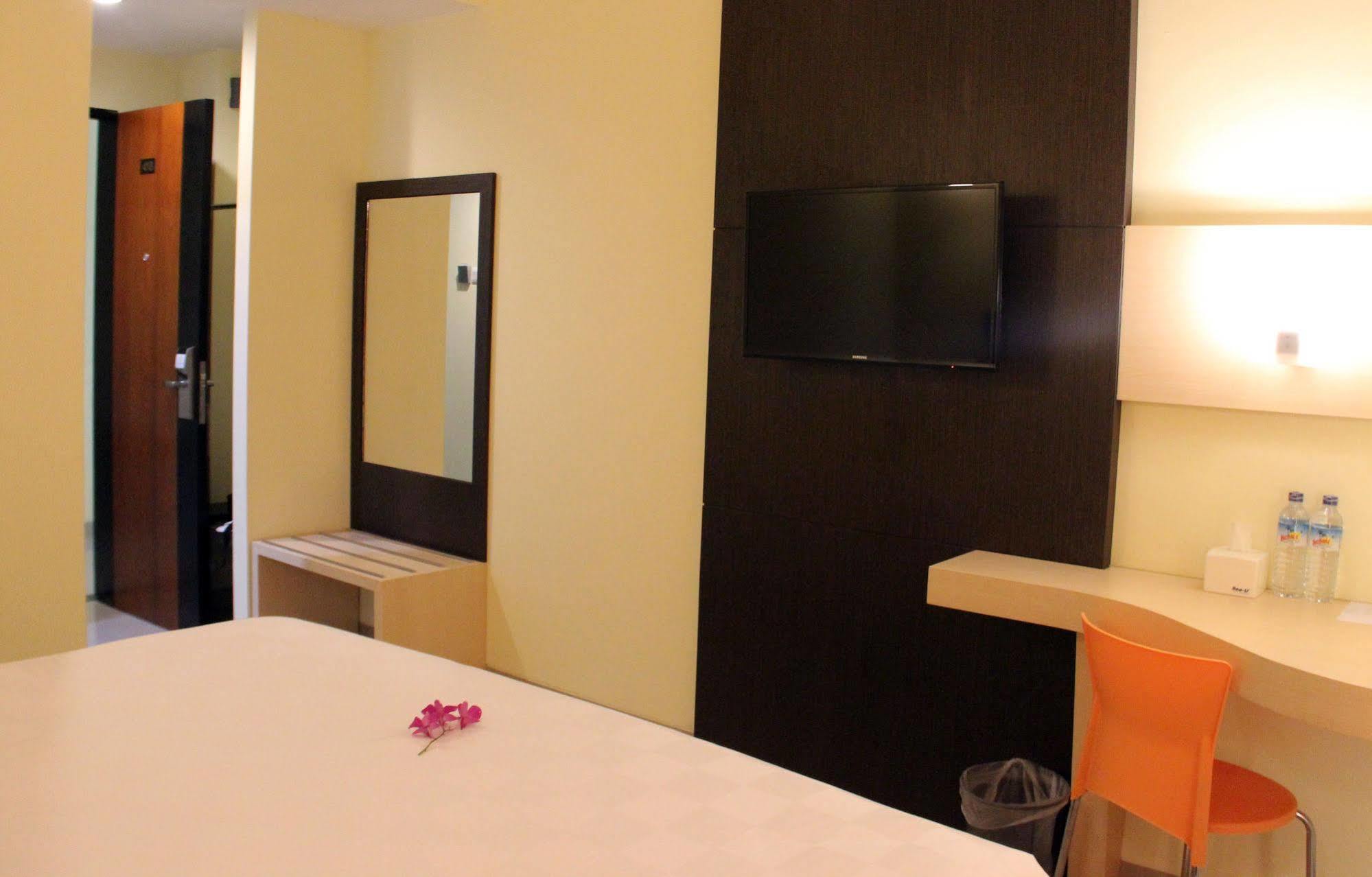 M Hotel Mataram Kültér fotó