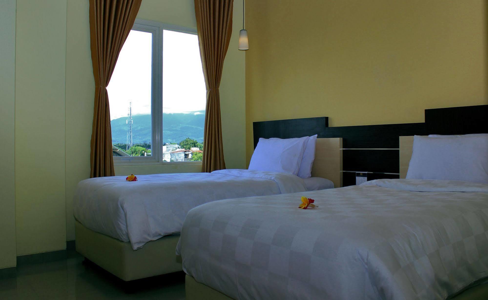M Hotel Mataram Kültér fotó