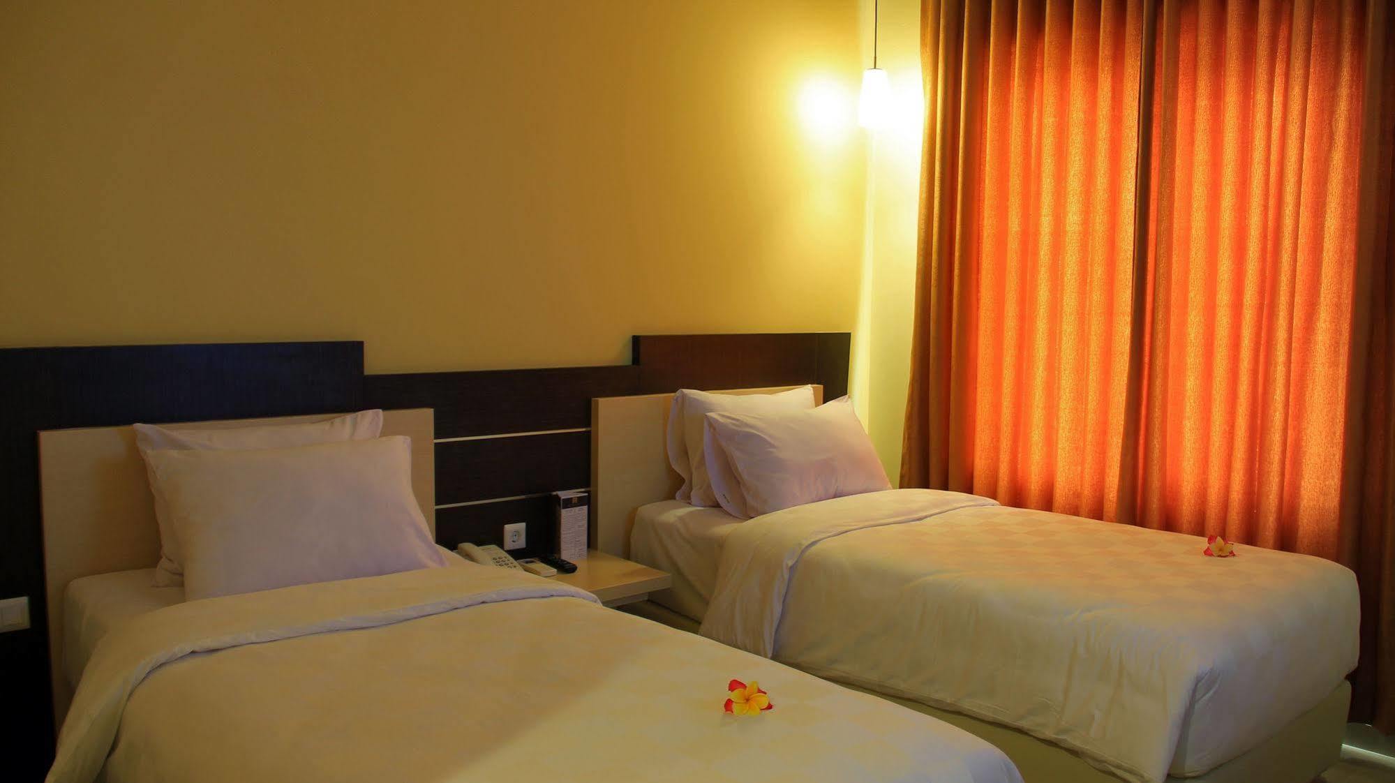 M Hotel Mataram Kültér fotó