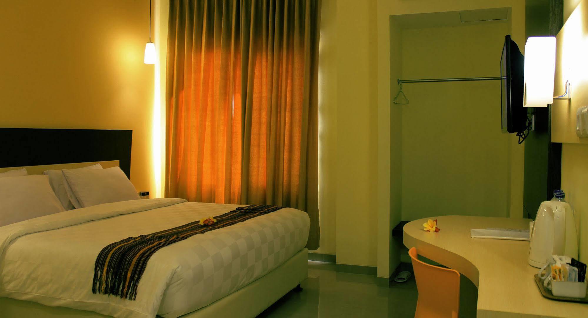 M Hotel Mataram Kültér fotó